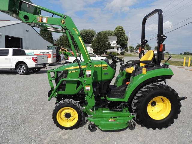 Image of John Deere 2032R equipment image 2