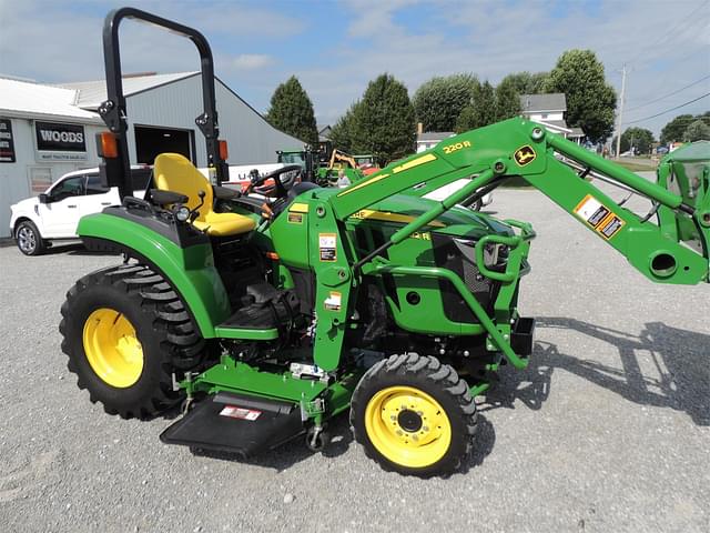 Image of John Deere 2032R equipment image 3