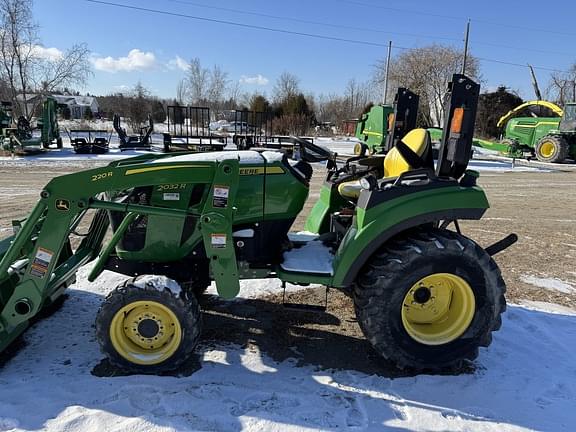 Image of John Deere 2032R Primary image