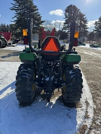 Image of John Deere 2032R equipment image 1