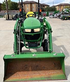 Image of John Deere 2032R equipment image 2