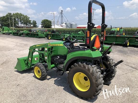 Image of John Deere 2032R equipment image 3