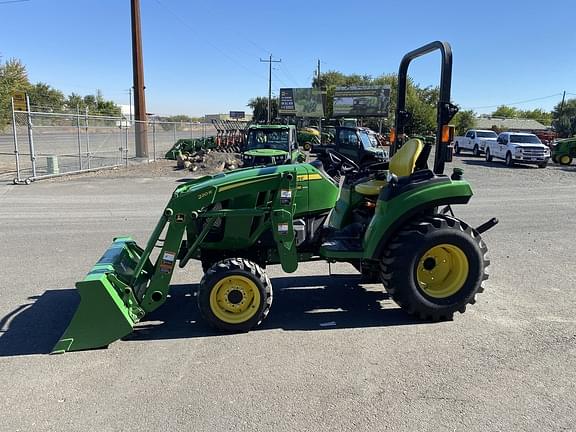 Image of John Deere 2032R equipment image 1