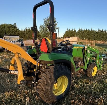 Image of John Deere 2032R equipment image 2