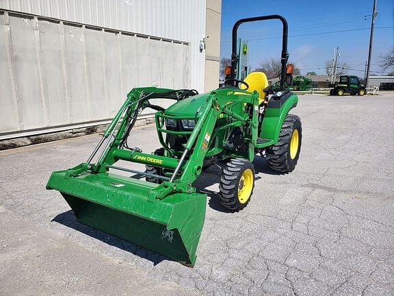 Image of John Deere 2032R equipment image 1