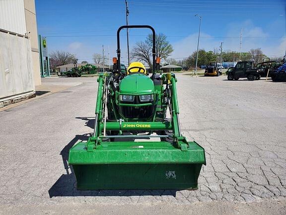 Image of John Deere 2032R equipment image 2