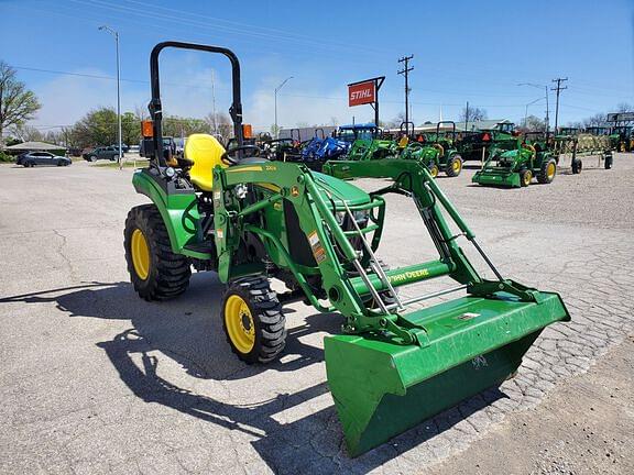 Image of John Deere 2032R equipment image 3