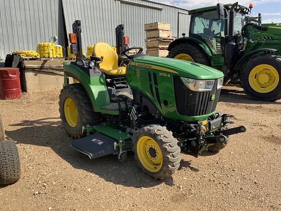 2018 John Deere 2032R Equipment Image0