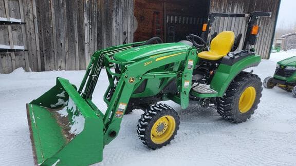 Image of John Deere 2032R equipment image 1
