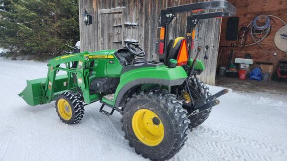 Image of John Deere 2032R equipment image 4