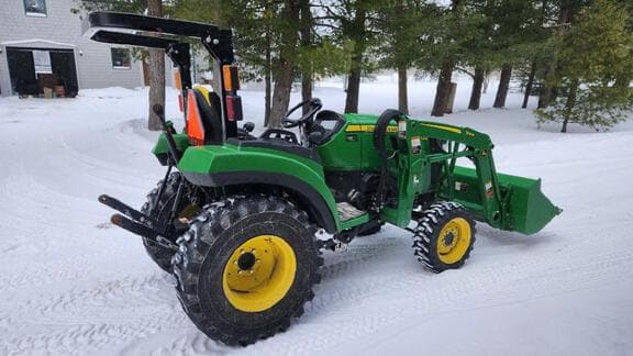 Image of John Deere 2032R equipment image 3