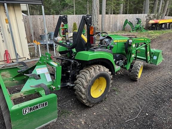 Image of John Deere 2032R equipment image 3