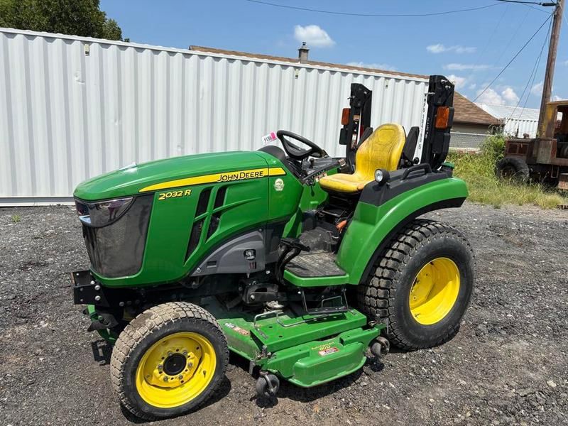 2018 John Deere 2032R Equipment Image0