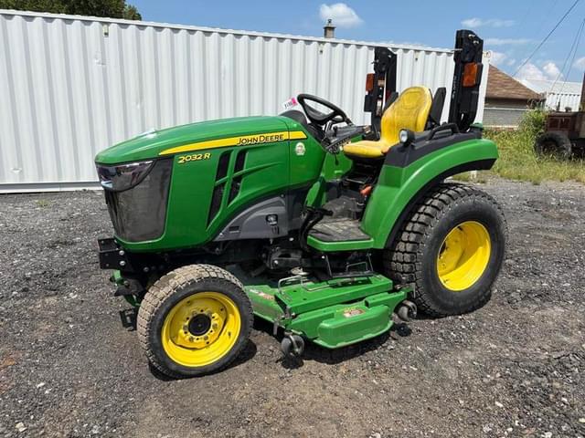 Image of John Deere 2032R equipment image 1