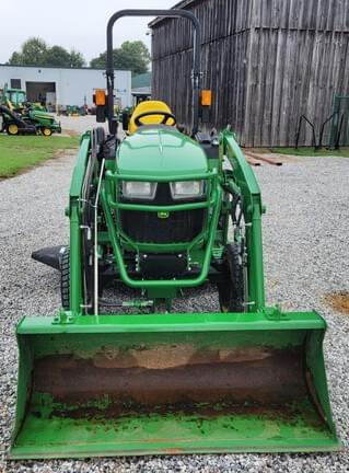 Image of John Deere 2032R equipment image 3