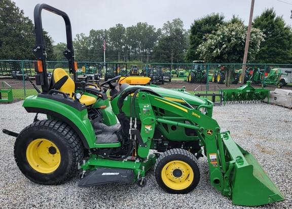 Image of John Deere 2032R equipment image 1