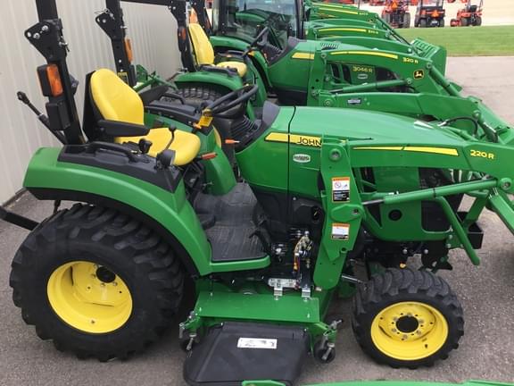 Image of John Deere 2032R equipment image 2