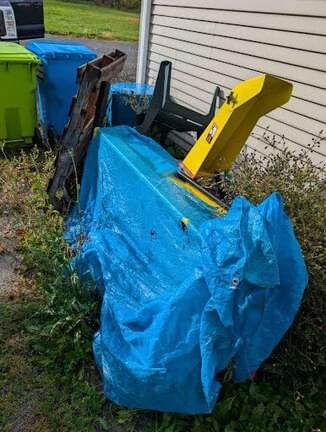 Image of John Deere 2032R equipment image 3