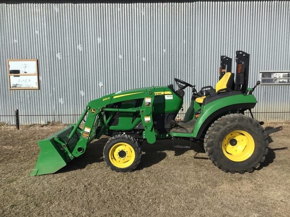 Main image John Deere 2032R
