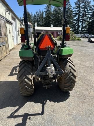 Image of John Deere 2032R equipment image 1