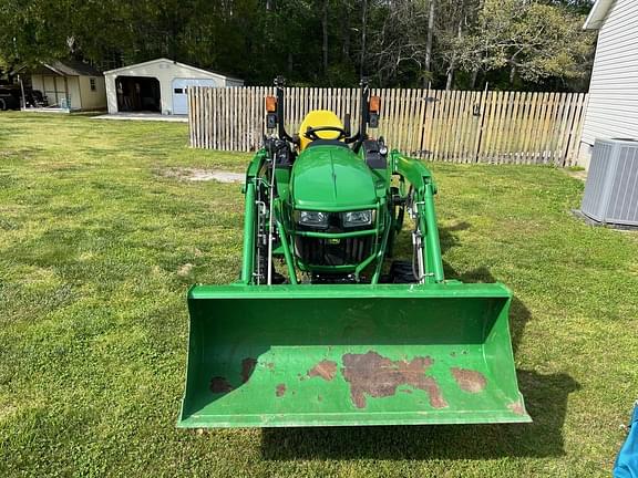 Image of John Deere 2032R equipment image 3