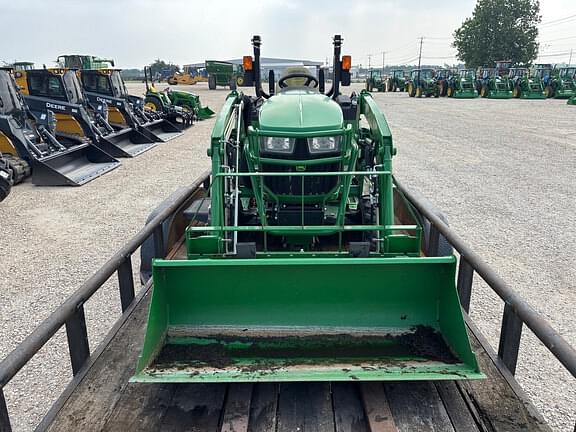 Image of John Deere 2038R equipment image 3