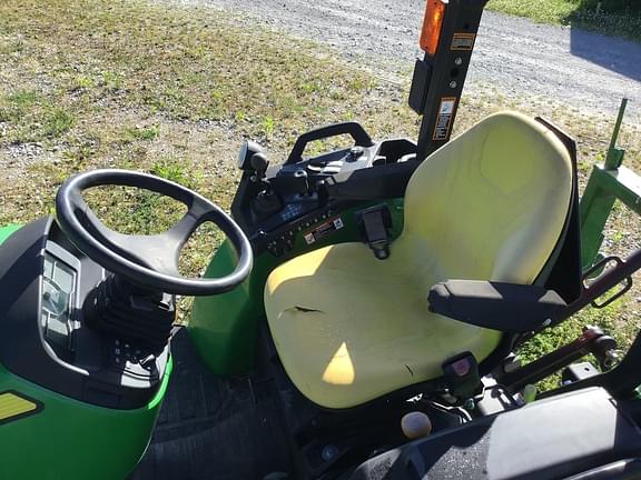 Image of John Deere 2038R equipment image 4