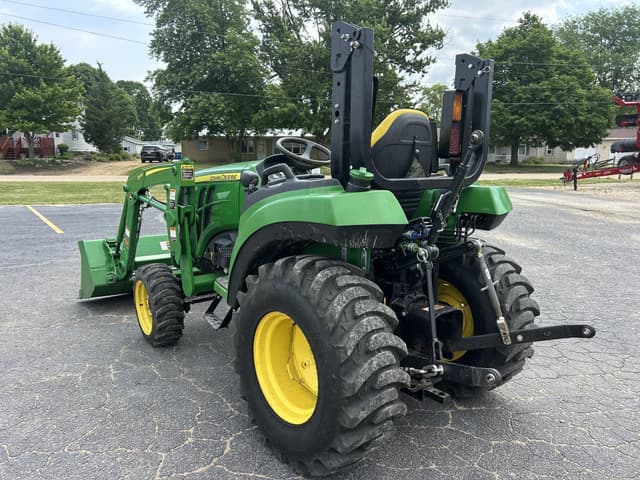 Image of John Deere 2038R equipment image 3