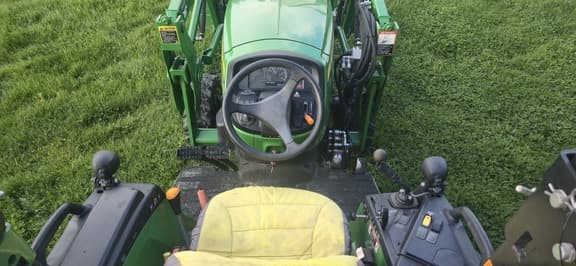 Image of John Deere 2038R equipment image 4