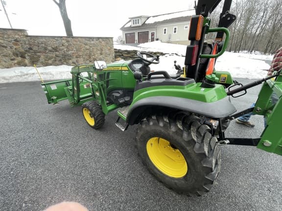 Image of John Deere 2038R equipment image 4