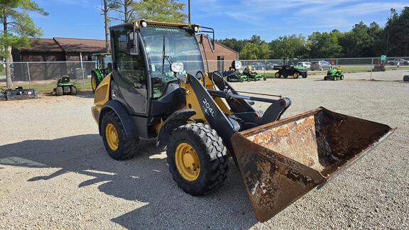 Image of John Deere 204L Primary image