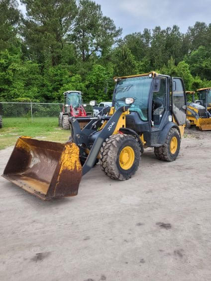 Image of John Deere 204L equipment image 1