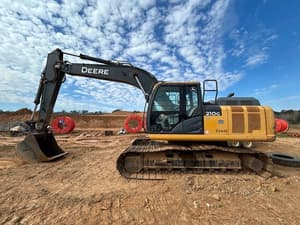 2018 John Deere 210G LC Image