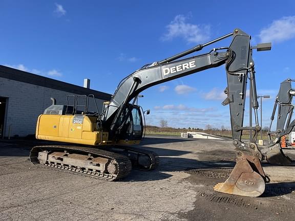 Image of John Deere 210G LC equipment image 3