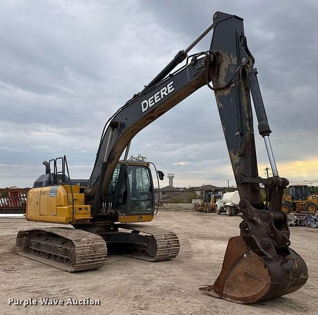 Image of John Deere 210G LC equipment image 2