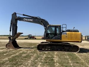 2018 John Deere 210G LC Image