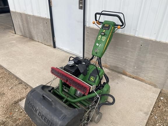 Image of John Deere 220EH equipment image 1