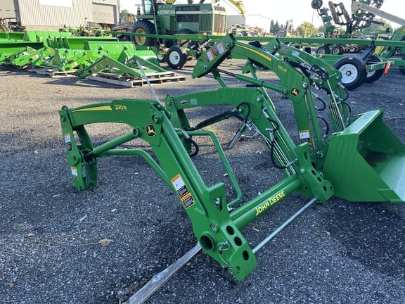 2018 John Deere 220R Equipment Image0