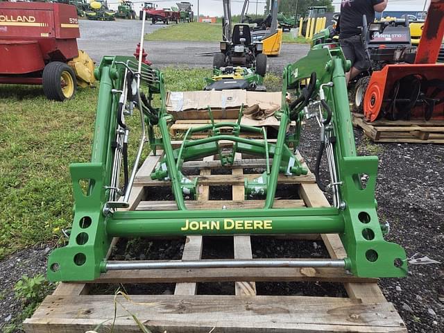 Image of John Deere 220R equipment image 1