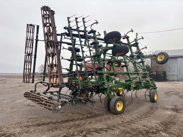 Image of John Deere 2230 equipment image 2