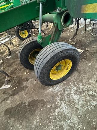 Image of John Deere 2230LL equipment image 2