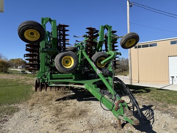 Image of John Deere 2330 equipment image 1