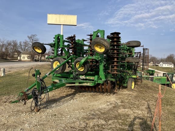 Image of John Deere 2330 equipment image 1