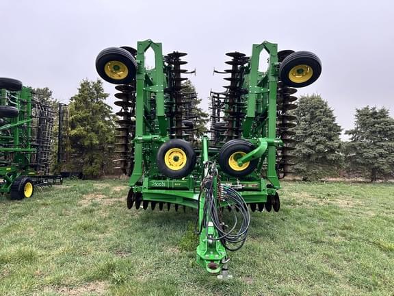 Image of John Deere 2330 equipment image 1