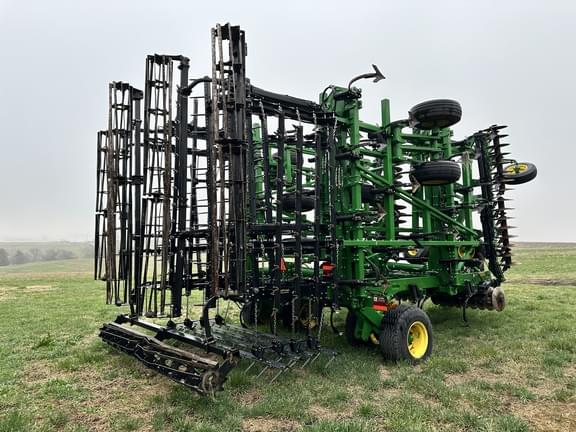 Image of John Deere 2330 equipment image 4