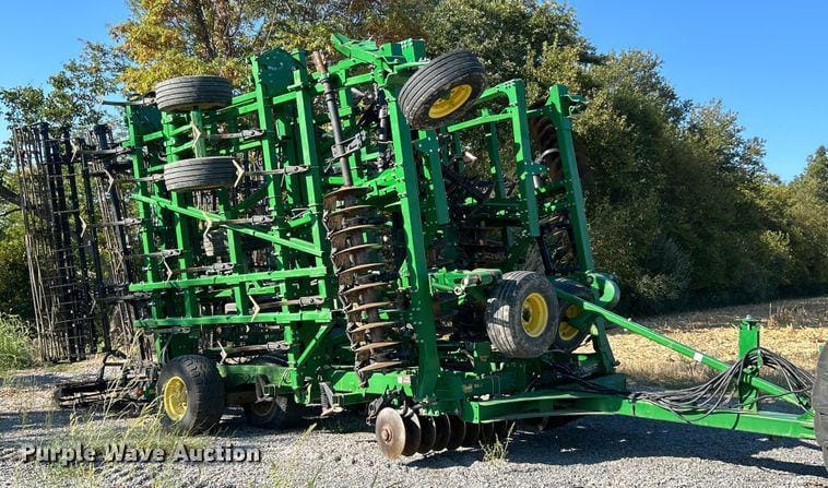 2018 John Deere 2330 Equipment Image0