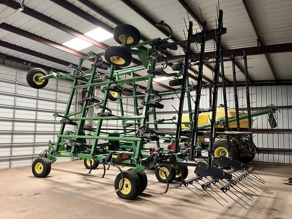 Image of John Deere 2410 equipment image 2