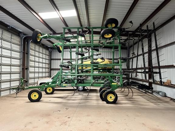 Image of John Deere 2410 equipment image 1