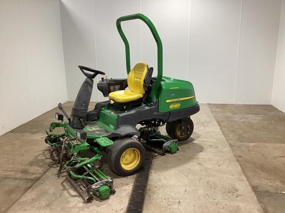 Image of John Deere 2500E equipment image 1