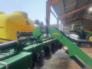 2018 John Deere 2510L Image